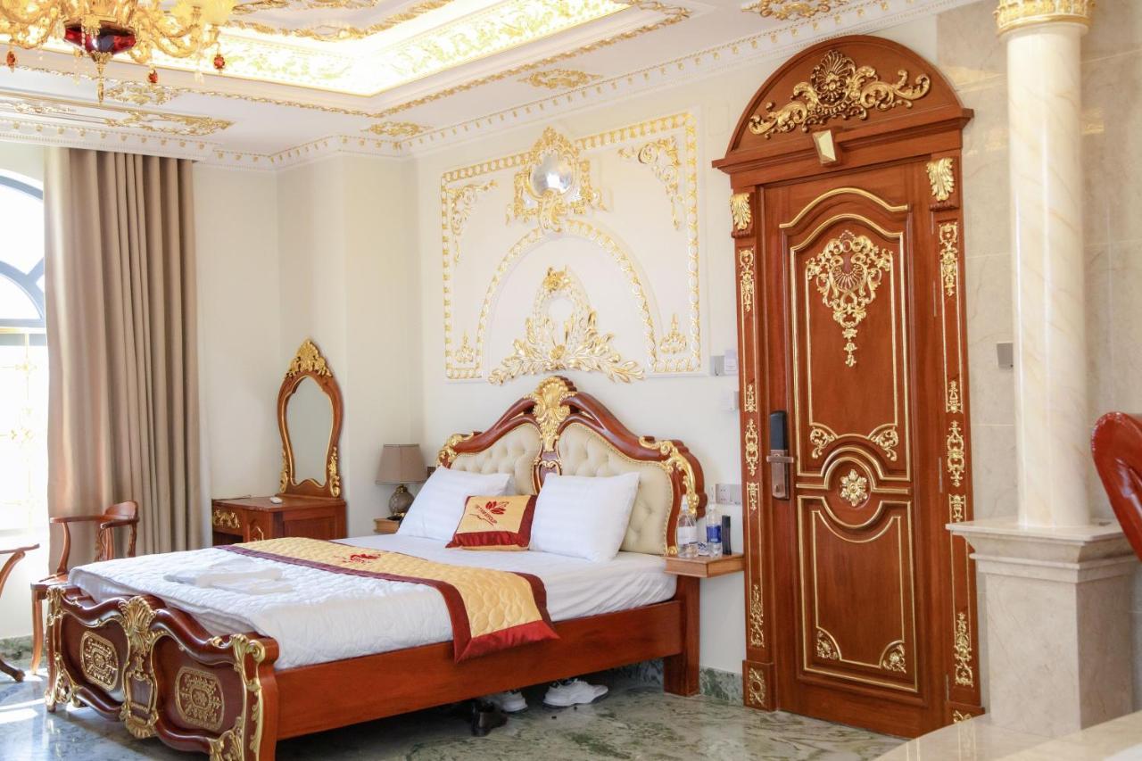 Tri Tam Hotel - Khach San Tri Tam Ben Luc Zewnętrze zdjęcie